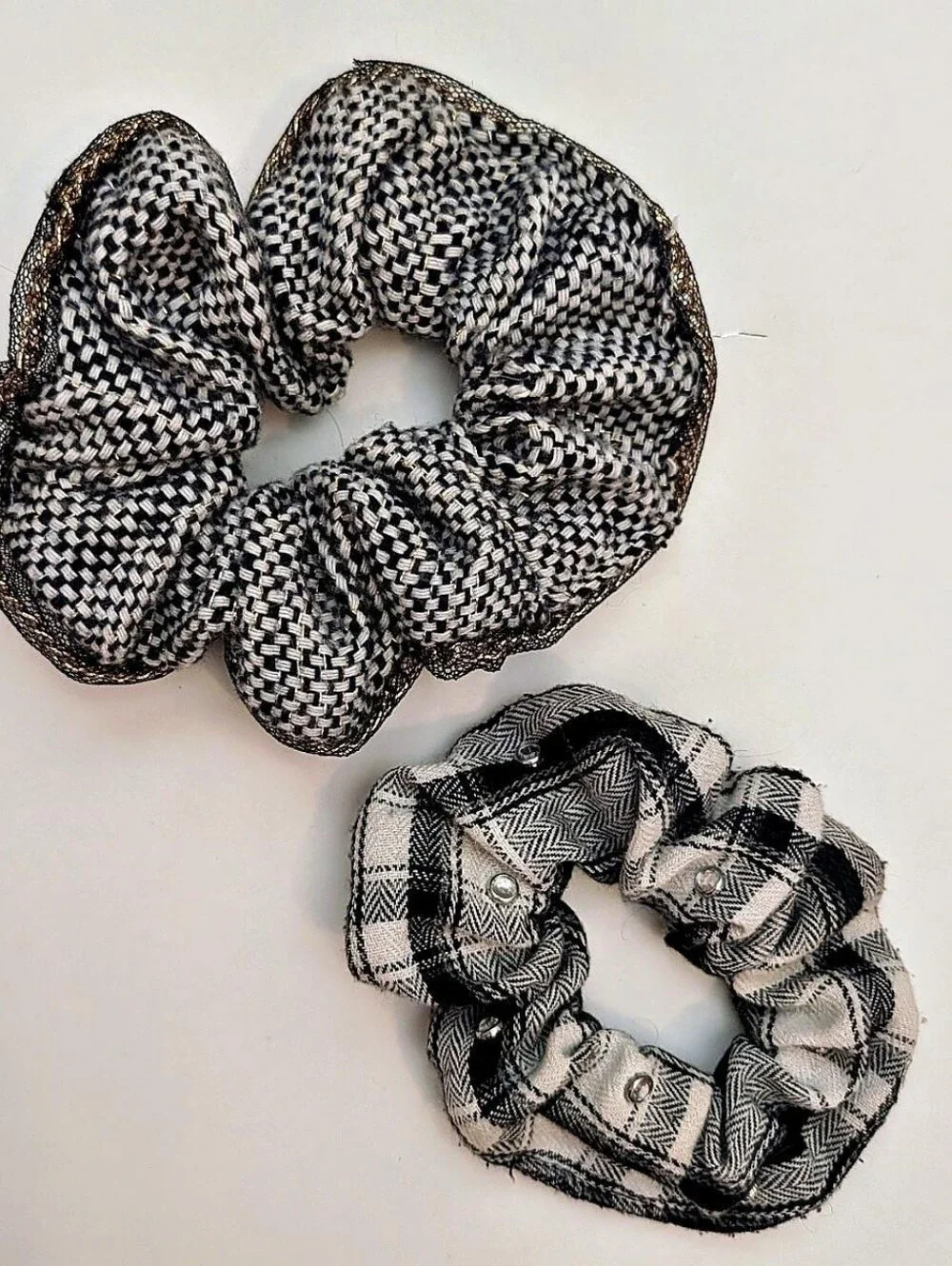 Large Hair & Beauty Accessories Bundle With Mini Straightener & Many Scrunchies
